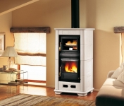 piazzetta e 900 m con forno